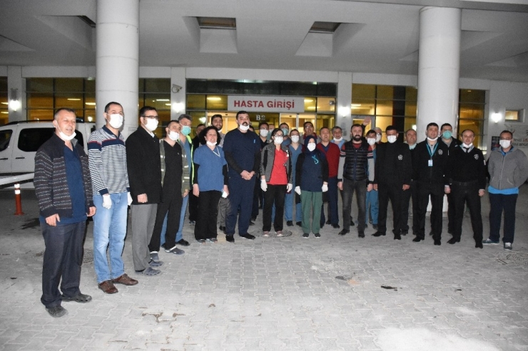 Sağlıkçılardan Vatandaşlara “Evde Kalın” Mesajı