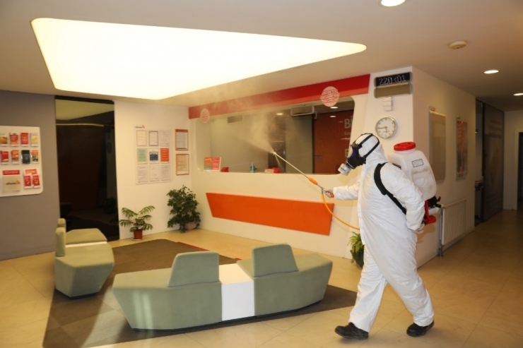 Körfez’de Dezenfekte Çalışmaları Aralıksız Sürüyor