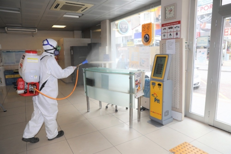 Körfez’de Dezenfekte Çalışmaları Aralıksız Sürüyor