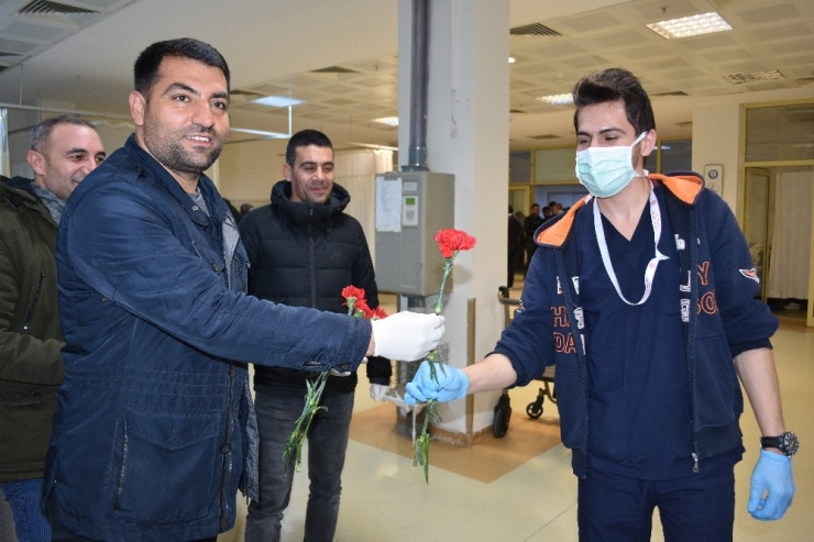 Sağlık Çalışanlarına Güllü Destek