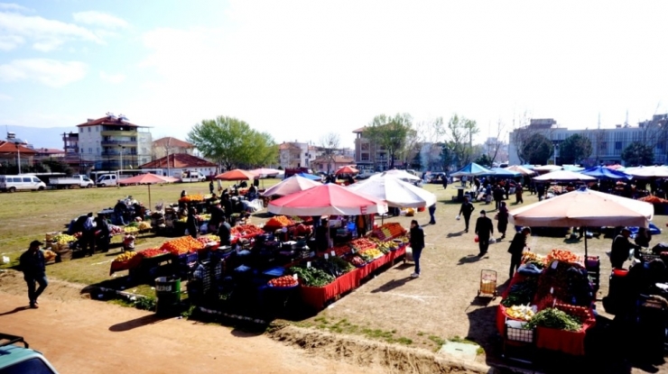 Sarıgöl Pazaryeri İlçe Stadyumunda Kuruldu