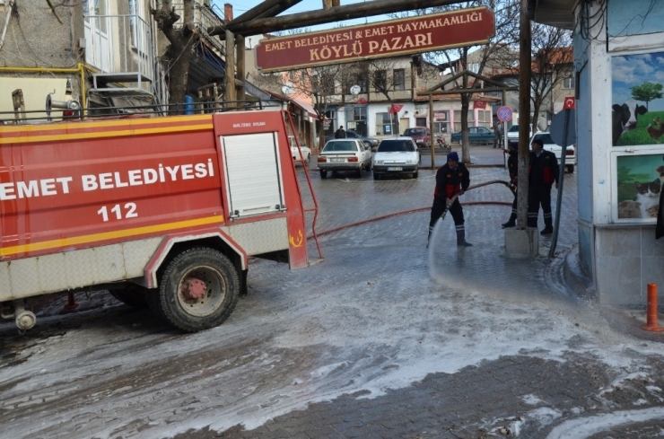 Emet’teki Tüm Sokaklar Baştan Aşağı Dezenfekte Edildi