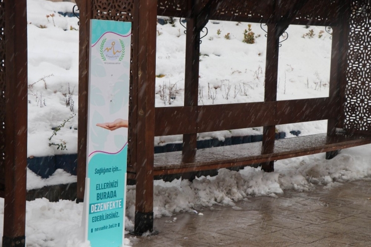 Nevşehir’de Otobüs Durağındaki El Dezenfektanı Kayboldu