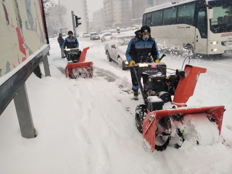 Nevşehir’de Karla Mücadele Çalışmaları Sürüyor