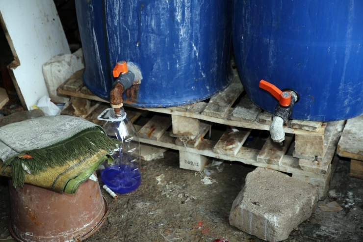 Merdiven Altı Temizlik Ürünleri İmalathanesine Baskın: Ekipler Şoke Oldu