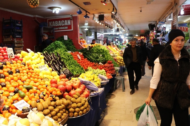 Pazarcılar Korona Virüsüne Karşı Tedbirlerini Aldı