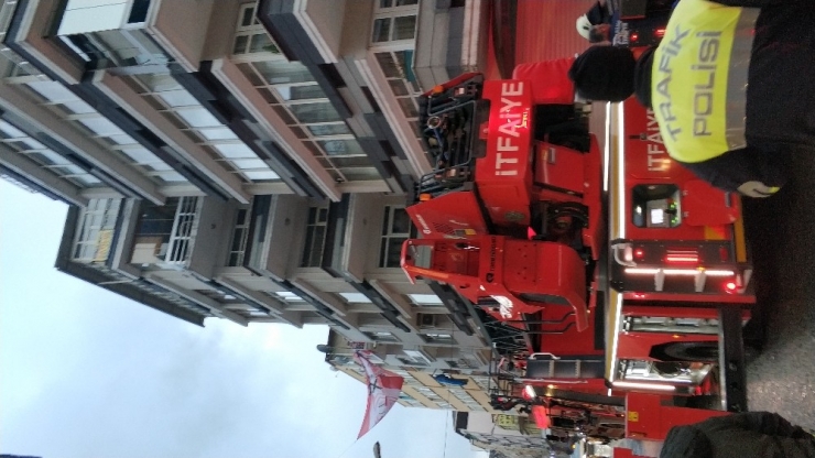 Bacadan Çıkan Duman İtfaiyeyi Alarma Geçirdi