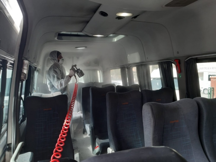 Sağlık Personellerini Taşıyan Araçlar Dezenfekte Ediliyor
