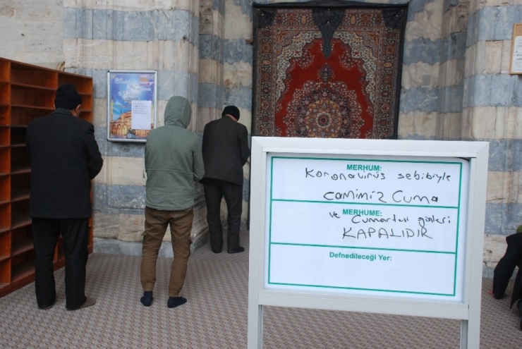 Tokat’ta Öğle Namazı Münferit Olarak Kılındı