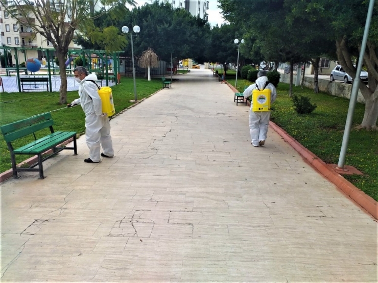 Toroslar’da İlçenin Dört Bir Yanı Dezenfekte Ediliyor