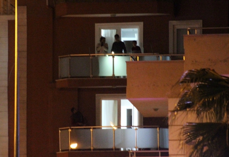 Sağlık Çalışanlarına Alkışlı Destek