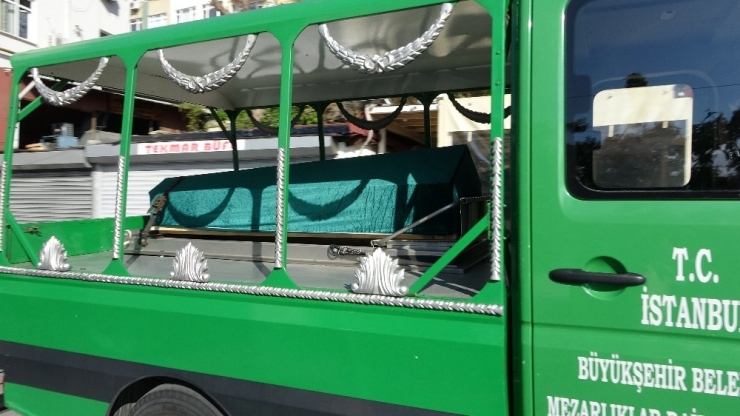 Müslüm Gürses’in Eşi Muhterem Nur, Hayatını Kaybetti