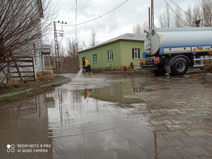 Gürpınar Belediyesinden Dezenfekte Çalışması
