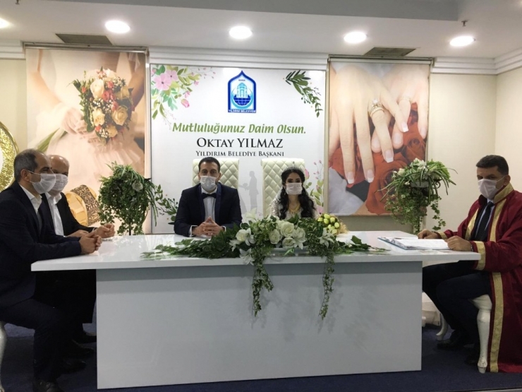 Bursa’da Maskeli Nikâh