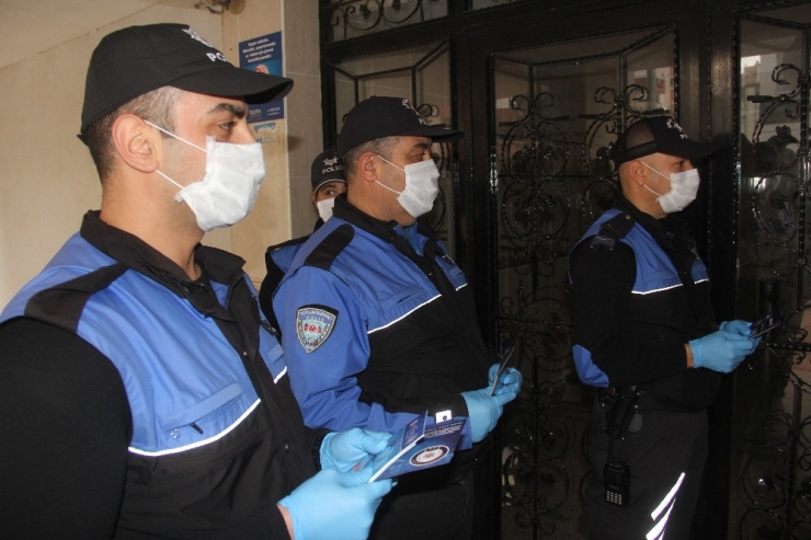 Polisten Maskeli, Eldivenli "Korona Virüs" Dolandırıcılığı Uyarısı