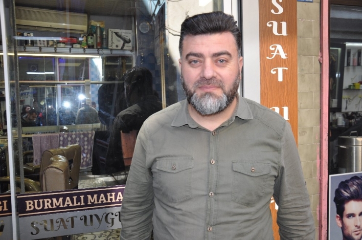 Afyonkarahisar’da Kuaförler İş Yerlerini Kapattı