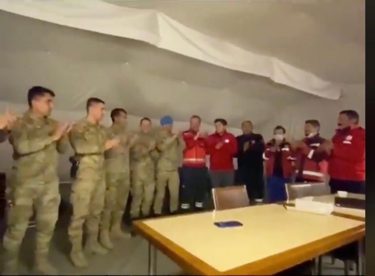 Sahra Hastanesi Çalışanlarından “Evde Kal” Çağrısı