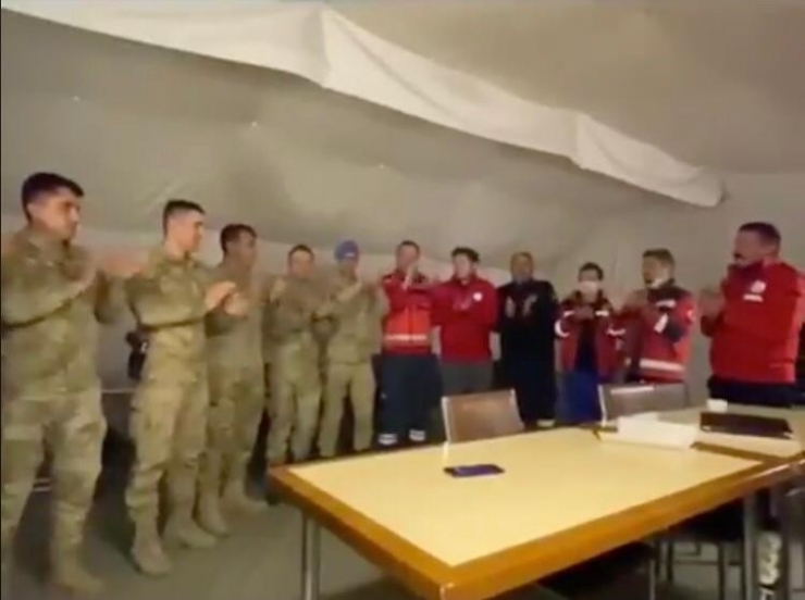 Sahra Hastanesi Çalışanlarından “Evde Kal” Çağrısı