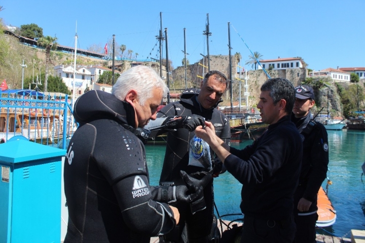 Apartman Girişinde Eşini Vurup Kaçan Eski Koca Yakalandı, Silah Denizden Çıktı