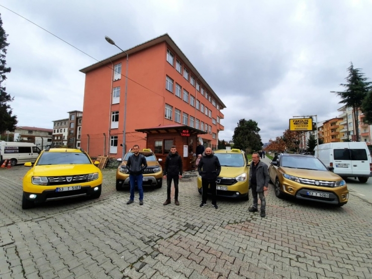 Taksiciler Sağlık Çalışanlarını Ücretsiz Taşıyacak