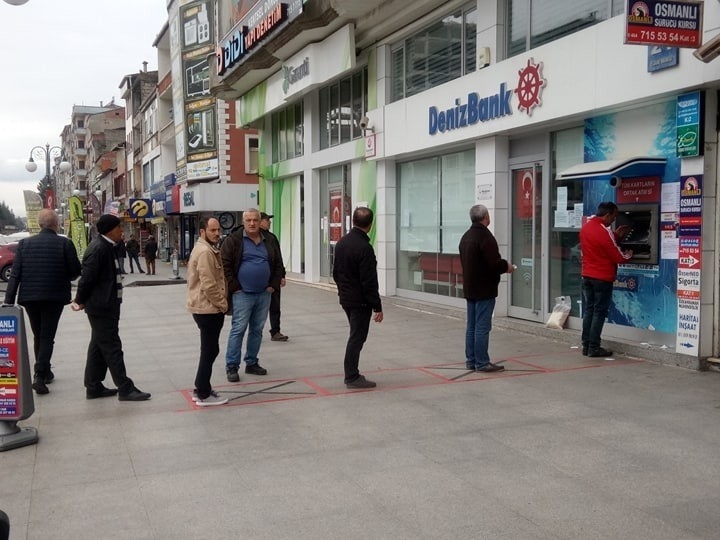 Bankamatikten Para Çekenler İçin Korana Virüs Tedbiri