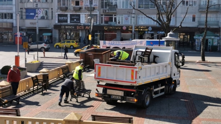 Korona Virüsüne Karşı Sosyal Mesafeli Bank Dönemi