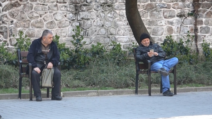 Korona Virüsüne Karşı Sosyal Mesafeli Bank Dönemi