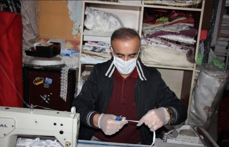 Perdeciliği Bırakıp Maske Yaptı