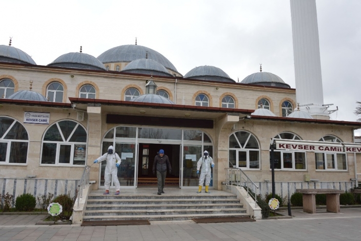 Havza’da Camilerde Dezenfekte Çalışması