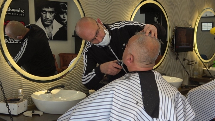 Berber Ve Kuaförlerde Korona Virüs Yoğunluğu