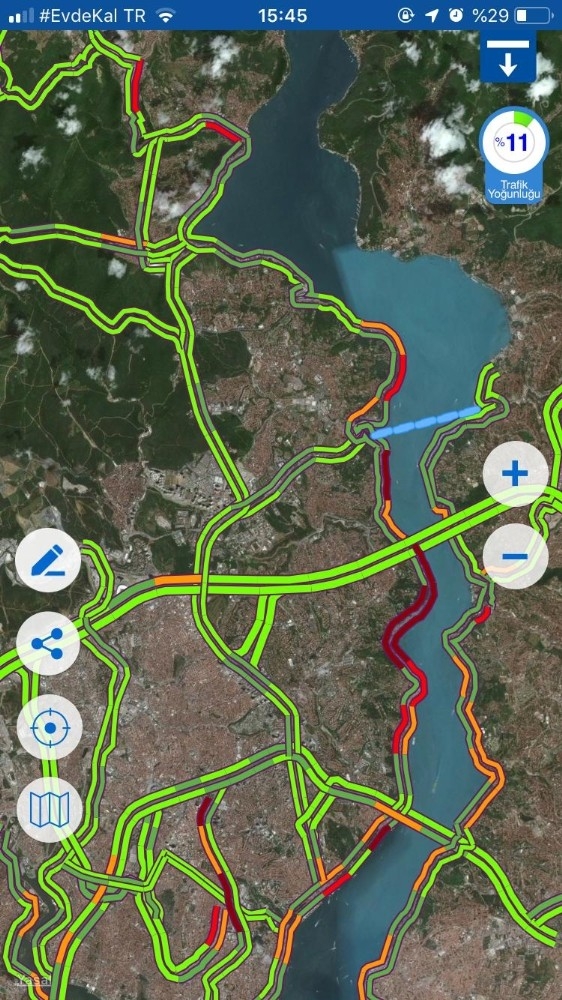 Vatandaş Uyarıyı Dikkate Almadı: İstanbul Boğazı Çevresi Kırmızı Renge Büründü