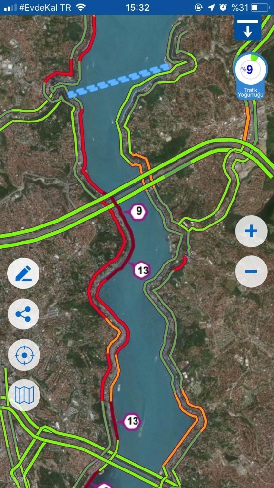Vatandaş Uyarıyı Dikkate Almadı: İstanbul Boğazı Çevresi Kırmızı Renge Büründü