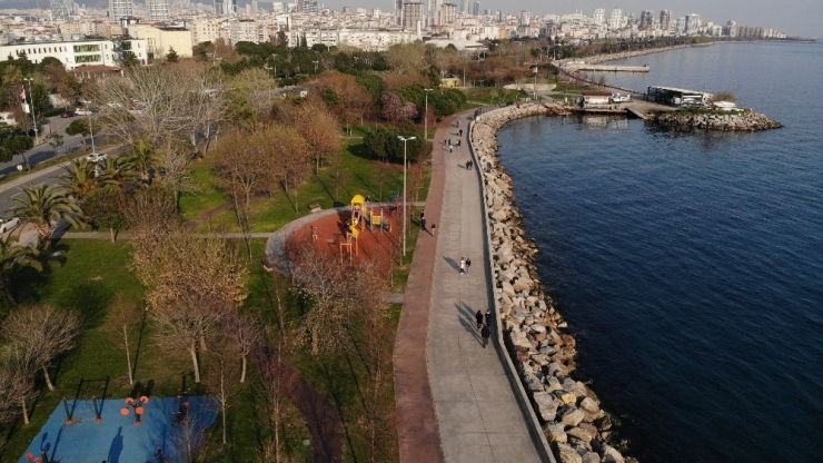 Koronaya Aldırmadan Sahile Akın Eden Vatandaşlar Havadan Görüntülendi