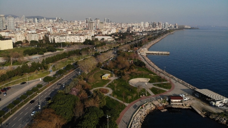 Koronaya Aldırmadan Sahile Akın Eden Vatandaşlar Havadan Görüntülendi