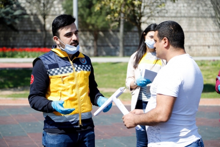 Kağıthane’de Dışarı Çıkan Vatandaşlara ‘Evde Kal’ Çağrısı