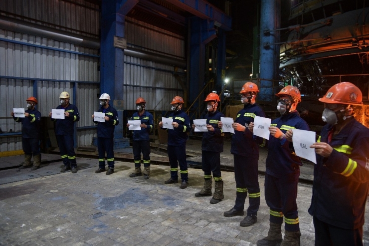 Kardemir İşçileri Sağlık Çalışanları İçin Alkışladı