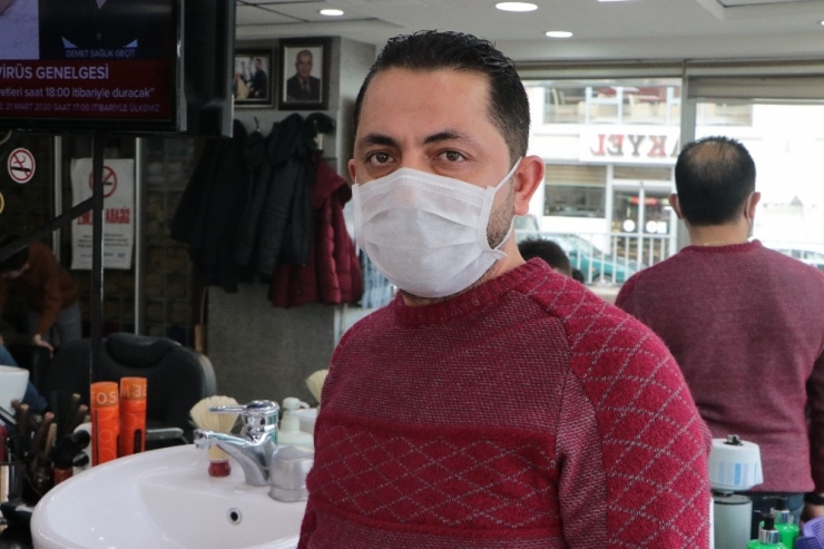 Kayserili Berber Dışarı Çıkanları Böyle Uyardı