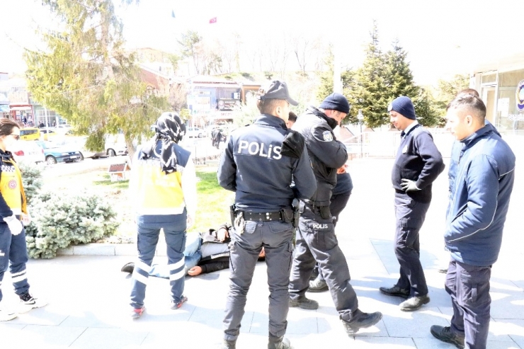 ’Virüs Var’ Diyen Alkollü Şahıs, Sağlıkçıların Talebini Reddetti