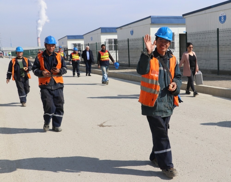 Çinliler Türkiye’de Çalışma İzninde İlk 10’da Yer Alıyor