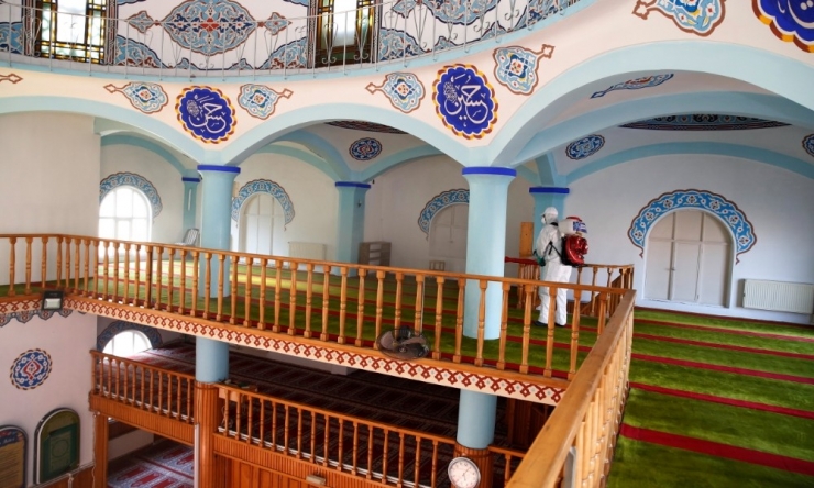 Küçükçekmece Belediyesi Ekiplerinden ‘Evde Kal’ Çağrısı