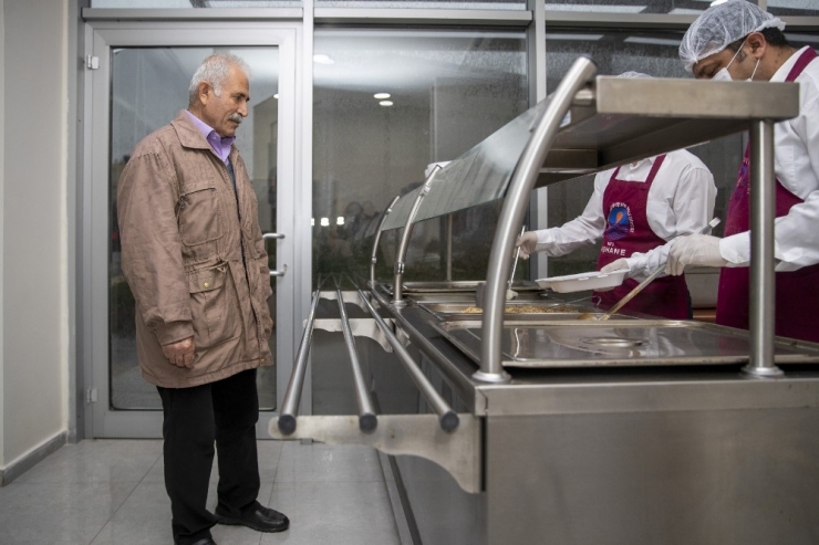 Mersin’de Mahalle Mutfakları Hizmete Girmeye Başladı