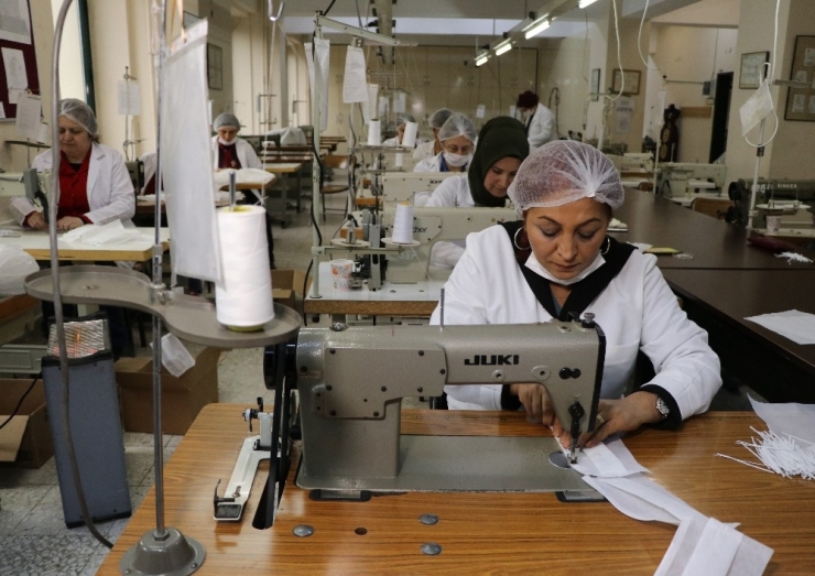 Lisede Üretilen Maskeler Kamuya Dağıtılacak