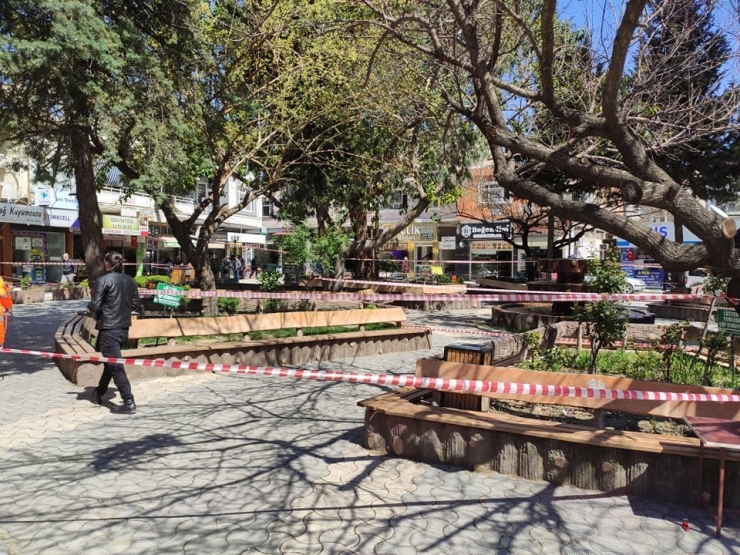 Samandağ Belediyesi, Uyarıları Dinlemeyen Vatandaşlara Meydanı Kapattı