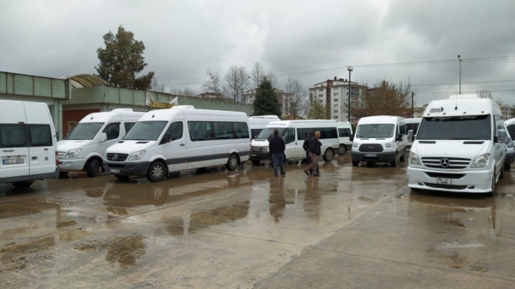 Çarşamba’da Dolmuş Ve Servis Araçları Dezenfekte Ediliyor