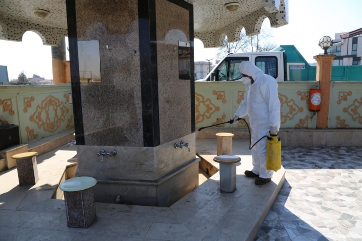 Serdivan’ın Her Noktası Dezenfekte Ediliyor