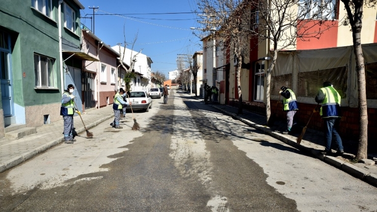 Tepebaşı’nda Bahar Temizliği Devam Ediyor