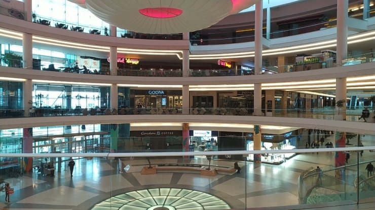 Bursa’da Özdilekpark Ve Korupark Da Kapılarını Kapattı