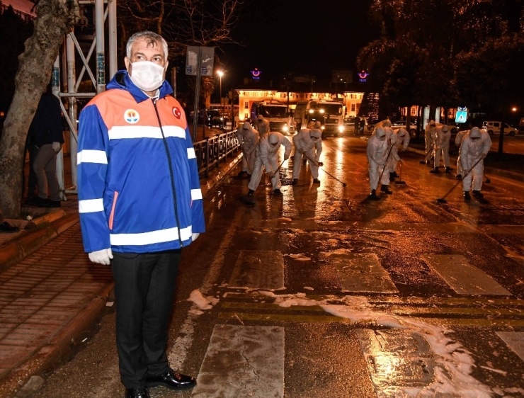 Karalar’dan Adanalılara Uyarı: "Korona’ya Delikanlılık Yapmayalım”