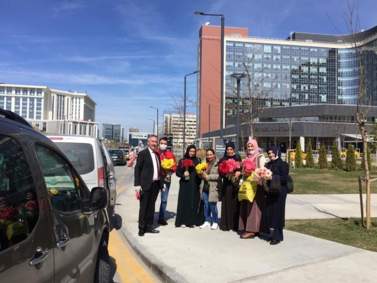 Çiçekçilerden Sağlık Çalışanlarına Destek