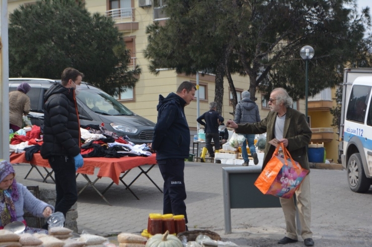 Ayvalık’ta 65 Yaş Üstü Vatandaşlar Pazar Yerine Sokulmadı